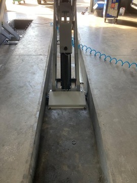 Ножничный подъемник Ravaglioli RAV650N.2.55ISI, немедленная возможность / полцены