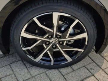 Toyota Prius V (XW60) 2.0  Hybrid Dynamic Force Plug-in 223KM 2026 Prestige 2.0 Hybrid Plug-in 223KM | Podgrzewane fotele!, zdjęcie 17