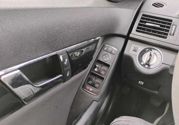Mercedes Klasa C W204 Limuzyna 1.8 180 K 156KM 2008 Mercedes-Benz Klasa C 11.2008. 1.8 Benzyna. Uszkodzony przod. Jezdzi. 1.8, zdjęcie 9