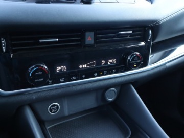 Nissan Qashqai III Crossover 1.3 DIG-T MHEV 158KM 2022 Nissan Qashqai 1.3 DIG-T MHEV, Salon Polska, zdjęcie 17