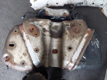 NÁDRŽ PALIVA Z PUMPIČKA SUBARU LEGACY V 2.0 DOHC