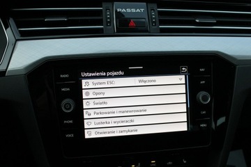 Volkswagen Passat B8 Variant Facelifting 2.0 TSI 190KM 2021 Volkswagen Passat BUSINESS 2.0TSI 190KM Salon PL GWARANCJA SelectCar+ FV23%, zdjęcie 29
