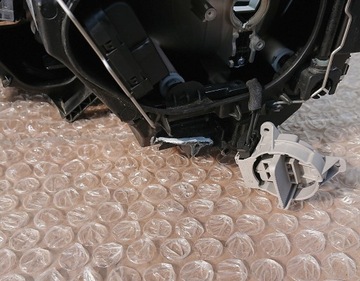 VW Golf 7 Sportsvan LIFT 14-18 ПРАВАЯ фара