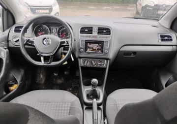 Volkswagen Polo V 2015 Volkswagen Polo 2015r, 1.2 Benzyna. Lekko uszkodzony prawy bok. Jezdzi., zdjęcie 4