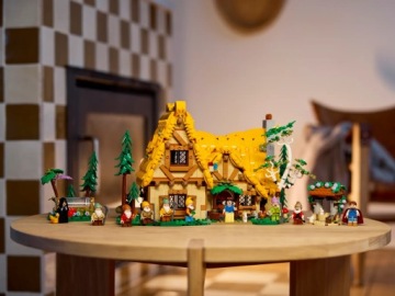 LEGO Disney: Хижина принцессы Белоснежки и семи гномов 43242