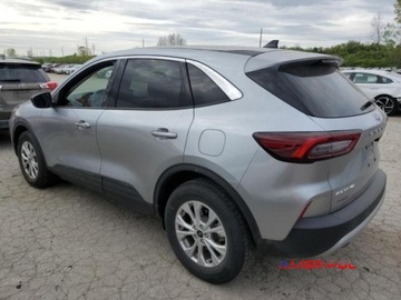 Ford Kuga III 2023 Ford Kuga 2023 r., 1,5 L ACTIVE 4x4 1.5 Benzyna 180KM, zdjęcie 3