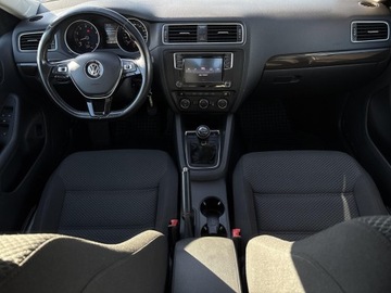 Volkswagen Jetta VI Sedan Facelifting 1.4 TSI 125KM 2016 Volkswagen Jetta 1.4TSI 125KM Comfortline (Salon P, zdjęcie 12
