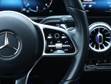 Mercedes GLA II Off-roader 1.3 200 163KM 2020 Mercedes GLA GLA 200, Salon Polska, Serwis ASO, zdjęcie 21