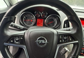 Opel Astra J Hatchback 5d 1.6 Twinport ECOTEC 115KM 2010 Opel Astra Opel Astra 1.6 Innovation 1.6 Benzyna 115KM, zdjęcie 8