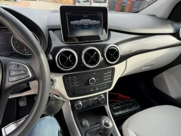 Mercedes Klasa B W246 Sports Tourer 180 BlueEFFICIENCY 122KM 2015 Mercedes B 180 LIFT 1.6 Benz 122KM NISKI PRZEBIEG!, zdjęcie 11