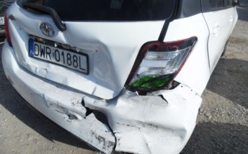 Toyota Yaris III 2016 Toyota Yaris 2016r, 1.3 Benzyna LPG, Uszkodzona. Poobijana. Jezdzi. 1.3, zdjęcie 23