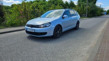 Volkswagen Golf VI Variant 1.6 TDI-CR DPF 105KM 2009 Volkswagen Golf VW Golf VI 1.6 TDI Automat Panorama dach Nawi Klima