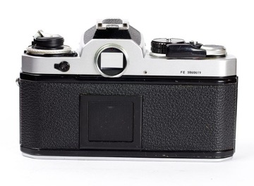 NIKON FE SILVER BODY SLR 35 мм