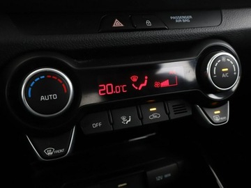 Kia Stonic I Crossover Facelifting 1.0 T-GDI 100KM 2020 Kia Stonic automat klima auto grzane fotele navi, zdjęcie 26