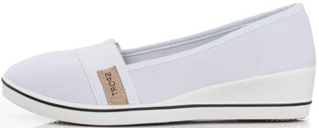 БЕЛЫЕ БАЛЕТКИ НА ТЕЛЕЖКЕ 39