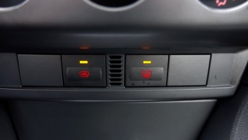 Ford Focus II Hatchback 5d 1.6 Duratec Ti-VCT 115KM 2009 .. .. Grzane szyby przód i tył .. Książka serwisowa .. Klimatyzacja .., zdjęcie 17