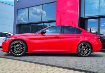Alfa Romeo Giulia II Sedan Facelifting 2023 2.0 GME Turbo 280KM 2025 Alfa Romeo Giulia Alfa Romeo Giulia Intensa 2.0 Benzyna 280KM, zdjęcie 1