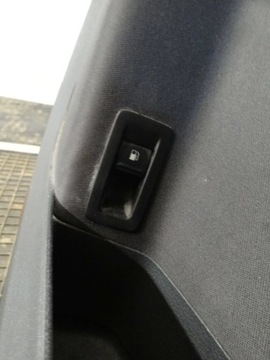 VW TOURAN II 2013 ОБИВКА БОКОВОЙ ДВЕРИ ЛЕВАЯ ПЕРЕДНЯЯ