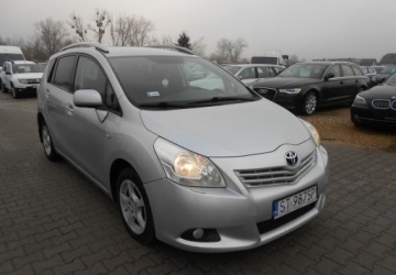 Toyota Verso Minivan 2.0 D-4D 126KM 2010 Toyota Verso Toyota Verso 2.0 Diesel 127 KM 7 miejsc 2.0 Diesel 127KM, zdjęcie 2