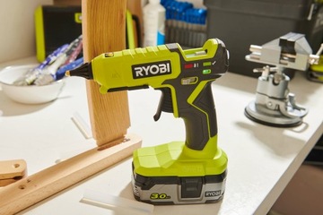 АККУМУЛЯТОРНЫЙ ПИСТОЛЕТ ДЛЯ ГОРЯЧЕГО КЛЕЯ RYOBI, 11-12 мм RGL18- SOLO