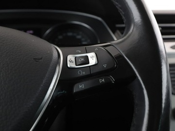 Volkswagen Passat B8 Variant 1.4 TSI BlueMotion Technology ACT 150KM 2016 Volkswagen Passat klima auto navi grzane fotele, zdjęcie 29