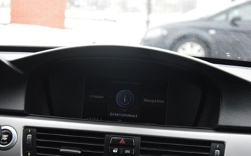 BMW Seria 3 E90-91-92-93 Limuzyna E90 318i 143KM 2008 BMW Seria 3 2.0B 2008r Navi Nowe Opony Zadbany 2.0 Benzyna 143KM, zdjęcie 17