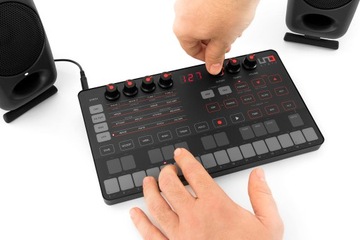 Ik Multimedia IP-UNO-SYNTH-IN Analogowy