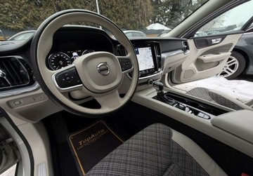 Volvo V60 I Kombi Facelifting 2.0 D4 DRIVE-E 190KM 2018 Volvo V60 D4 190KM SKORA virtual cockpit BLIS BEZWYPADKOWY gwarancja, zdjęcie 18