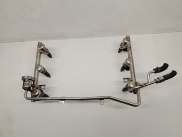 Listwa wtryskowa z wtryskami Audi A6C5 3.0B 06C133681J