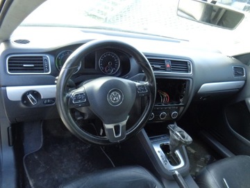 VW JETTA VI 5C DESKA KONZOLA ULOŽENÍ AIRBAG PÁSY 10R>