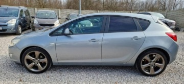 Opel Astra J Hatchback 5d 1.7 CDTI ECOTEC 110KM 2010 Opel Astra Jeden Właściciel Zarejestrowany 1.7, zdjęcie 4