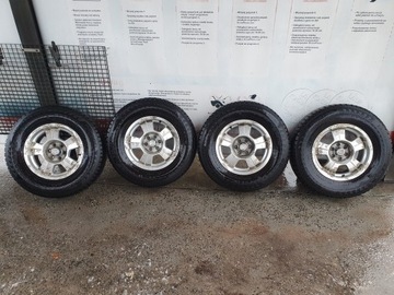 NISSAN NAVARA PATHFINDER 06-15R 245/70 R16 ZIMNÍ Z HROTY