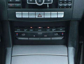 Mercedes Klasa E W212 Kombi Facelifting 220 CDI 170KM 2014 Mercedes E E 220 BlueTEC, 167 KM, Automat, Skóra, zdjęcie 12