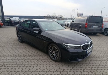 BMW Seria 5 G30-G31 2022 BMW Seria 5 Salon Polska 292KM Xdrive Mpakiet 2.0 Hybryda Plug-in 204KM, zdjęcie 3