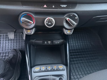 Kia Rio IV Hatchback 5d 1.2 DOHC 84KM 2019 Kia Rio 2019r 1.2 Benzyna 84KM Piękny Stan Ful serwis Kia, zdjęcie 19