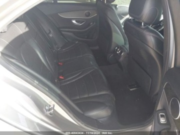 Mercedes Klasa C W205 2019 Mercedes-Benz Klasa C 4MATIC Sedan 255KM , od ubezpieczalni 2.0 Benzyna, zdjęcie 9