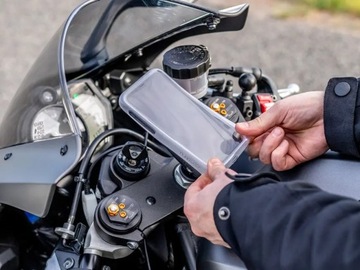 Основание с четырех блокировкой установлена ​​на сиденье головки рамы