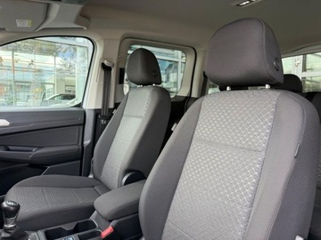 Ford Tourneo Connect IV Van 2,0 EcoBlue 102KM 2023 Ford Tourneo Connect 2.0 102KM Titanium AppConenct GrzaneFotele NiskiPrzeb, zdjęcie 9