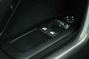 Peugeot 2008 I SUV Facelifting 1.2 PureTech 82KM 2017 Peugeot 2008 1.2 PureTech, Navi, Klima, Tempomat, zdjęcie 15