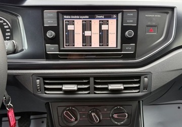 Volkswagen Polo VI Hatchback 5d 1.0 TSI 95KM 2018 Volkswagen Polo salon Polska. Serwis ASO. Czujniki Benzyna 95KM, zdjęcie 13