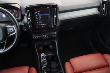 Volvo XC40 Crossover 2.0 T4 190KM 2019 Volvo XC40 T4, Automat, Skóra, Navi, Klima, zdjęcie 7
