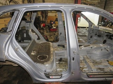 PRÓG SŁUPEK PRAWY BOK AUDI Q5 8R