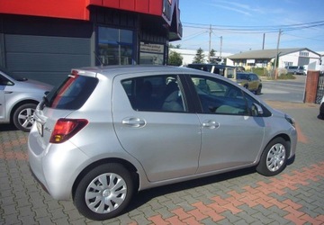 Toyota Yaris III Hatchback 5d Facelifting 1.33 Dual VVT-i 99KM 2015 Toyota Yaris Toyota Yaris III Salon PL 1.3 Benzyna 99KM, zdjęcie 4