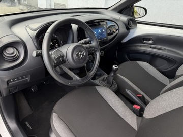 Toyota Aygo X 1.1 VVT-i 72KM 2024 Toyota Aygo X 1.0 VVTI X-Play Kamera Klimatyzacja Tempomat ACC Gwarancja S, zdjęcie 15