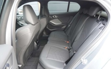 BMW Seria 1 F70 2025 BMW Seria 1 1-Wlasciciel Xdrive Led Matrix Panorama Keyless Harman M-Pakie, zdjęcie 9