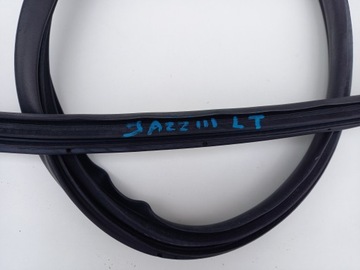 Уплотнитель кузова левый задний Jazz III 08-14
