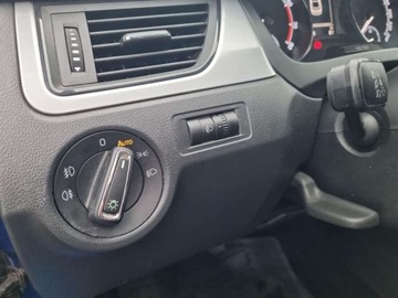 Skoda Rapid II Liftback Facelifting 1.0 TSI 110KM 2017 Skoda RAPID Skoda RAPID 1.0 TSI Ambition, polski salon, Benzyna 110KM, zdjęcie 18