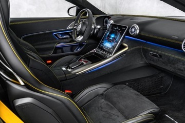 Mercedes AMG GT C190 Coupe 4d Facelifting 4.0 63 585KM 2024 MERCEDES-BENZ AMG GT 63 4Matic+ Coupe 4.0 (585KM) 2024, zdjęcie 11