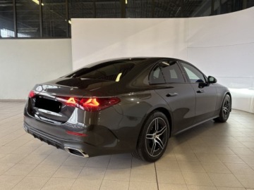 Mercedes Klasa E W214 Sedan 2.0 220d 197KM 2025 E Klasa 220 d 4-Matic AMG 2.0 (197KM) 2025, zdjęcie 1