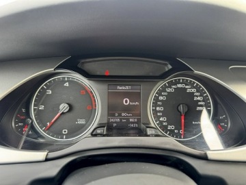 Audi A4 B8 Limousine 2.0 TDI 143KM 2011 Audi A4 Limousine S-Line Bi-Xenon Navi Bang &amp;, zdjęcie 18